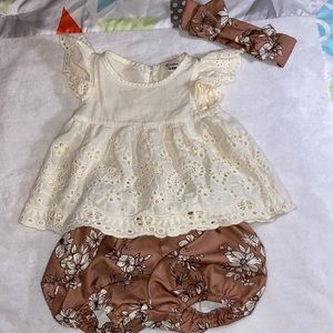 Beautiful 3 pcs floral outfit